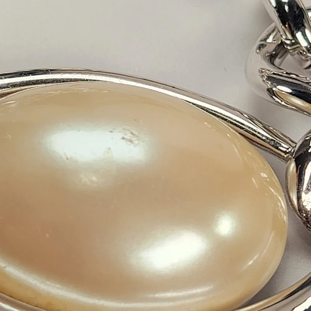 Vintage Monet Silver Tone Chunky Curb Chain Necklace‎ Oval Faux Pearl Statement